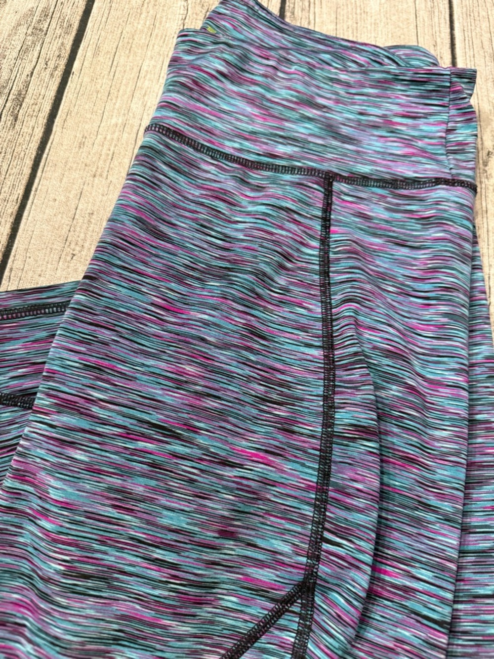 Like new, Tek Gear Athletic leggings/Yoga pants - Picture 2 of 6